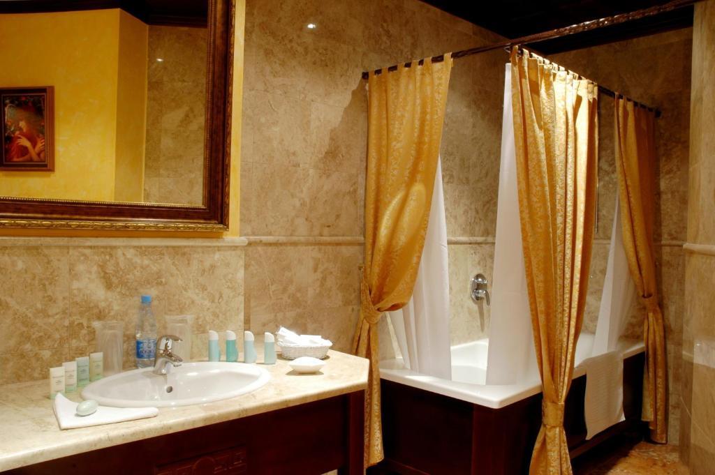 فندق Optima Collection دنيبروبيتروفسك الغرفة الصورة